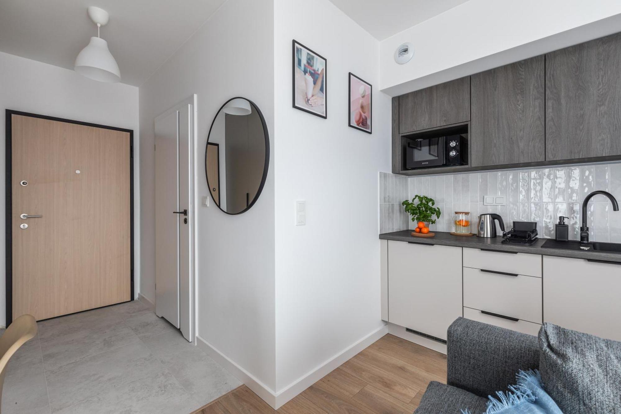 Апартаменти Superapart Nowy Sluzewiec, Next To Chopina Airport, Tor Sluzewiec, Aircondition Варшава