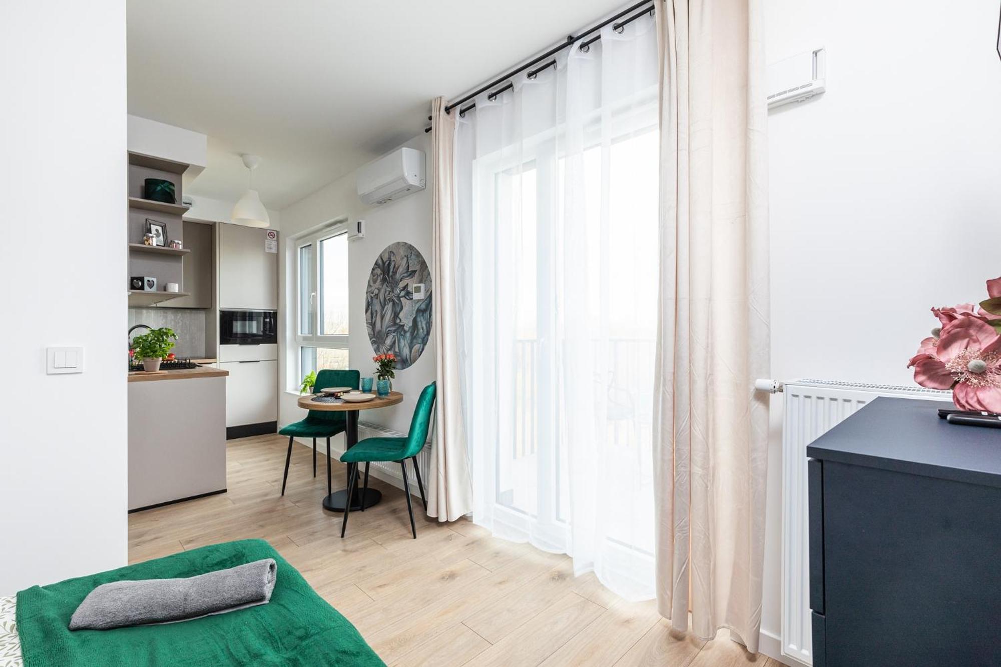 Апартаменти Superapart Nowy Sluzewiec, Next To Chopina Airport, Tor Sluzewiec, Aircondition *