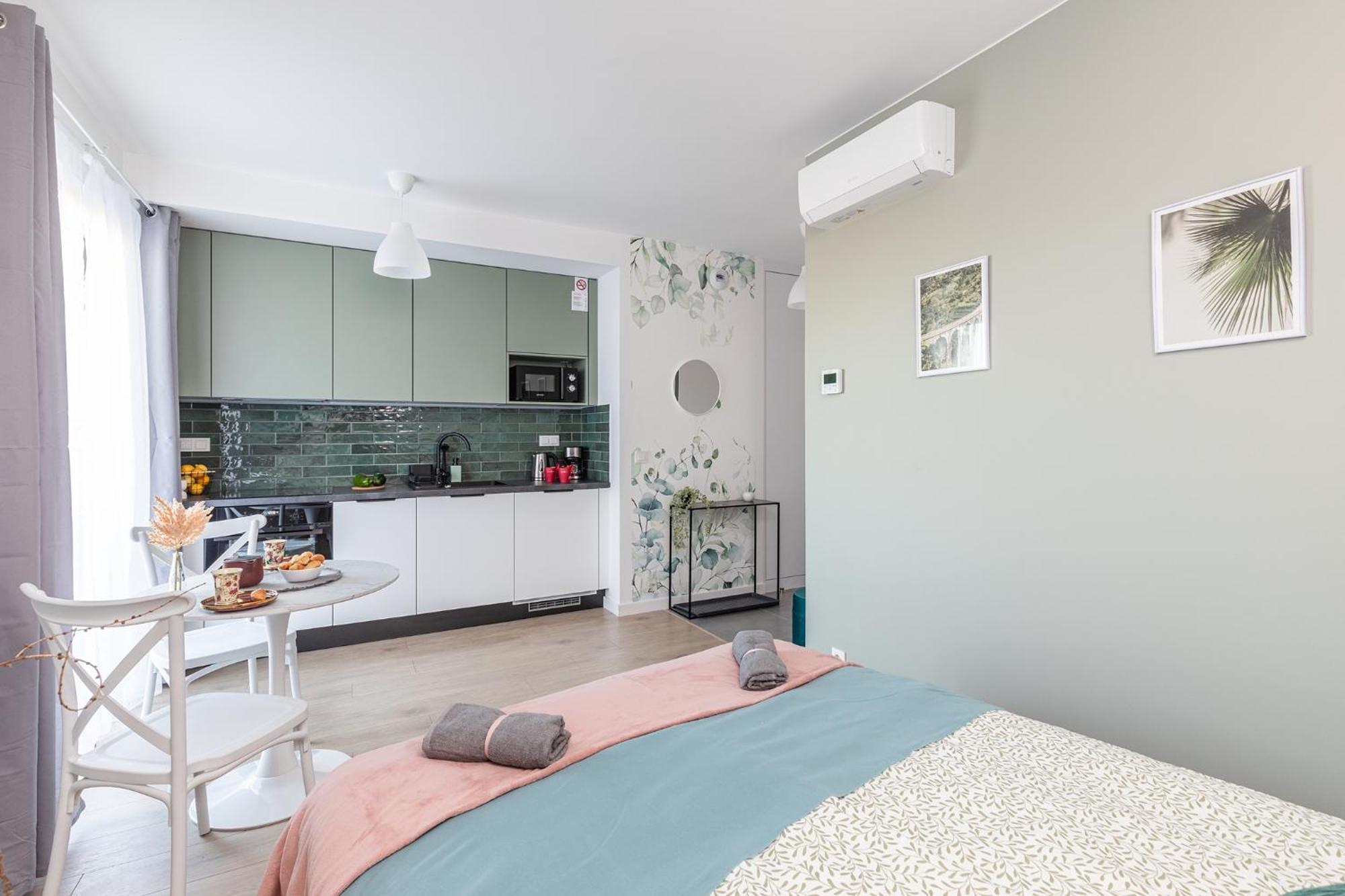 Апартаменти Superapart Nowy Sluzewiec, Next To Chopina Airport, Tor Sluzewiec, Aircondition Варшава