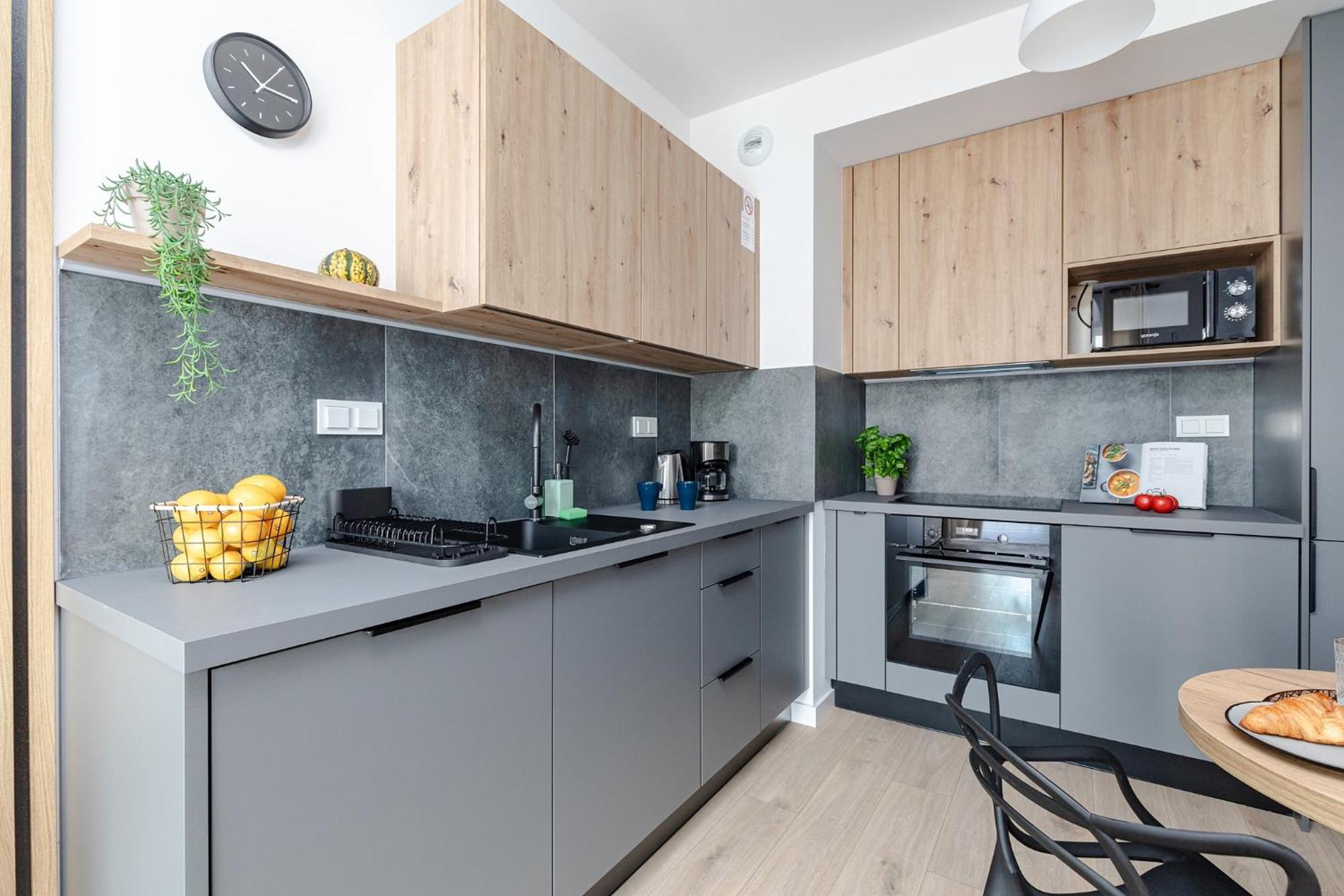 Apartment Superapart Nowy Sluzewiec, Next To Chopina Airport, Tor Sluzewiec, Aircondition Warschau