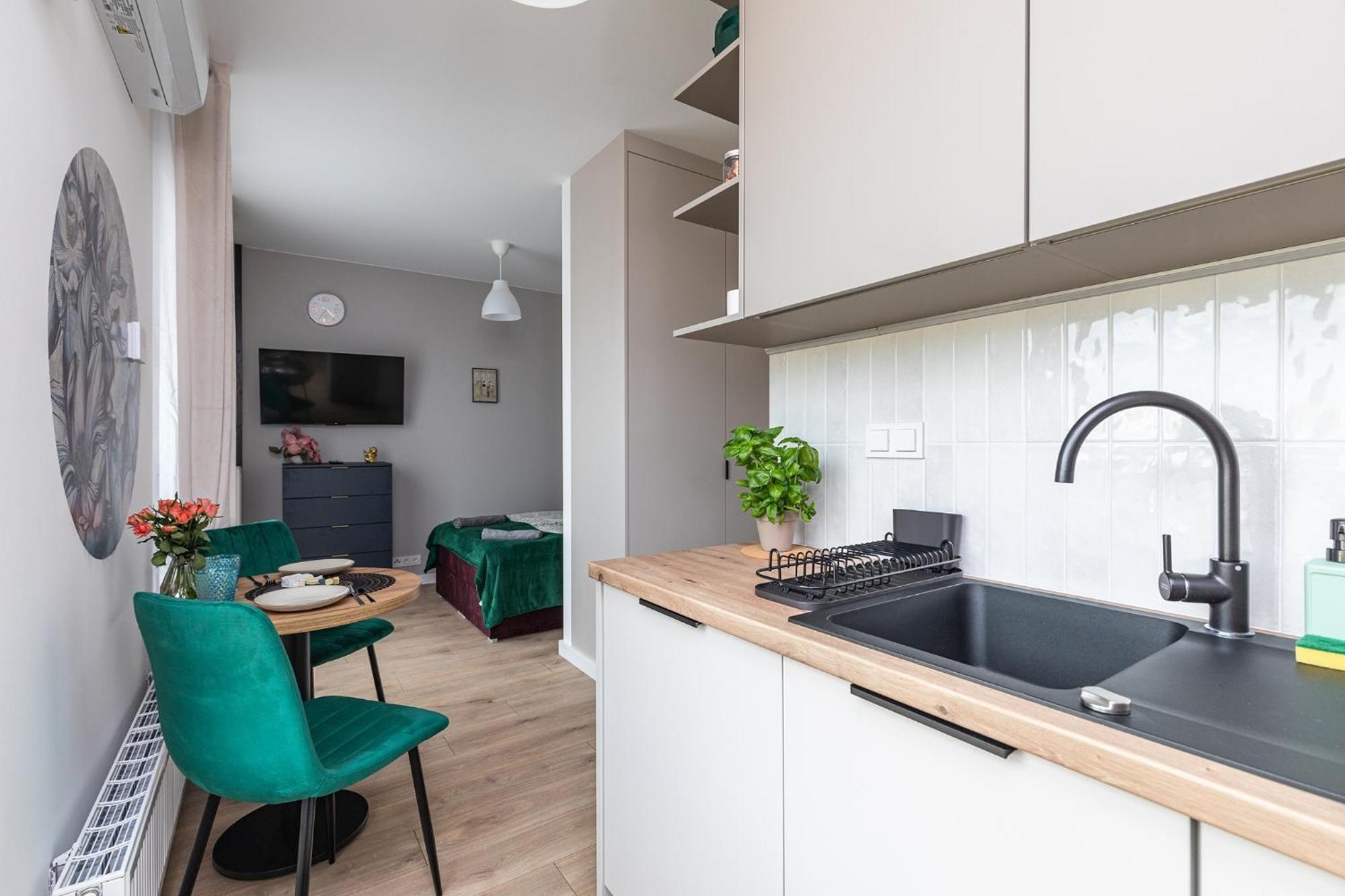 Superapart Nowy Sluzewiec, Next To Chopina Airport, Tor Sluzewiec, Aircondition *